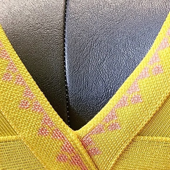 Herve Leger Stunning Bandage Dress in Citrus Yellow and Pink Accent. Size: L - Picture 4 of 11